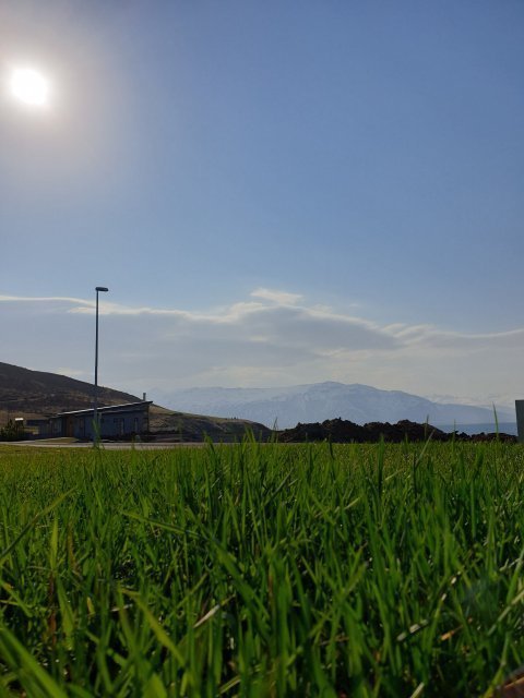 Allir út að sópa, sumarið er komið !