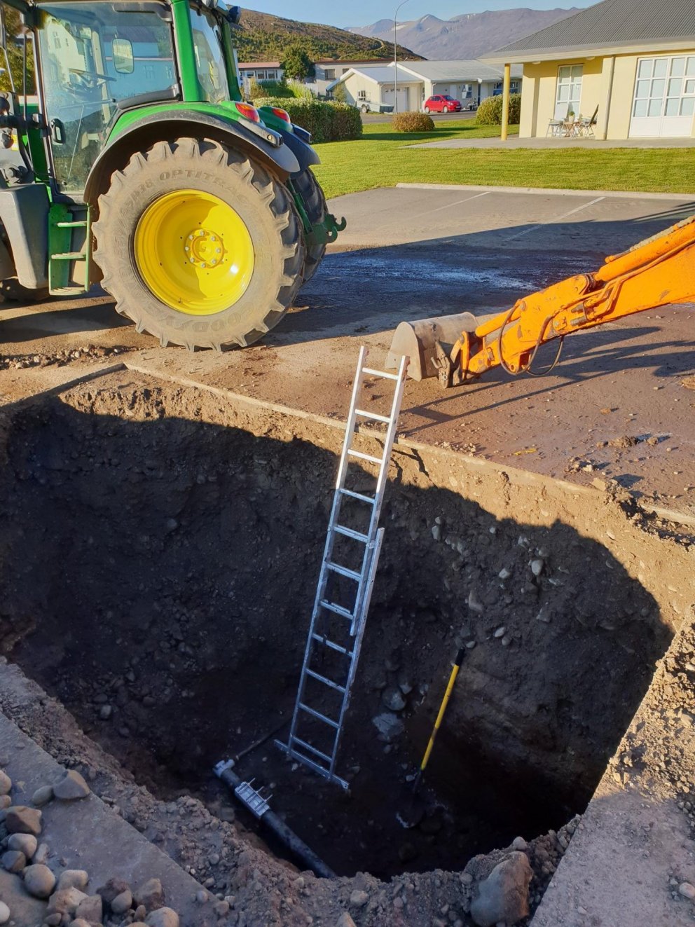 Bráðabirgðaviðgerð fór fram í gær