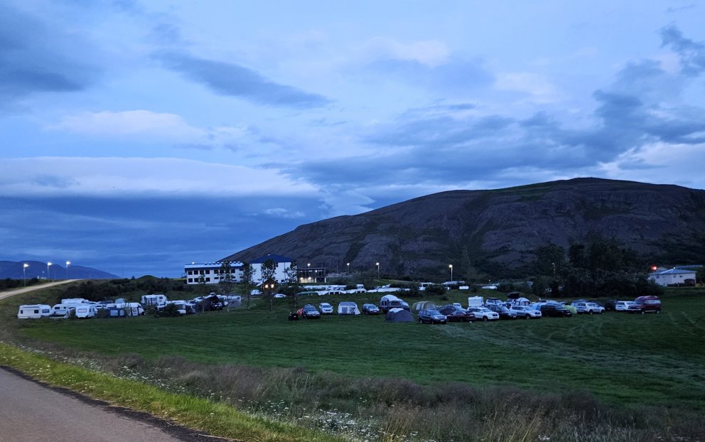 Mynd tekin undir miðnættið, föstudagskvöld 1. ágúst.