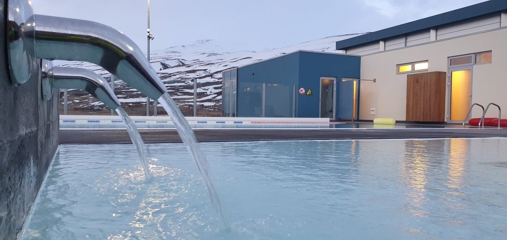 Sundlaugin verður opin um helgina (29.maí - 30.maí) kl. 11:00 - 18:00